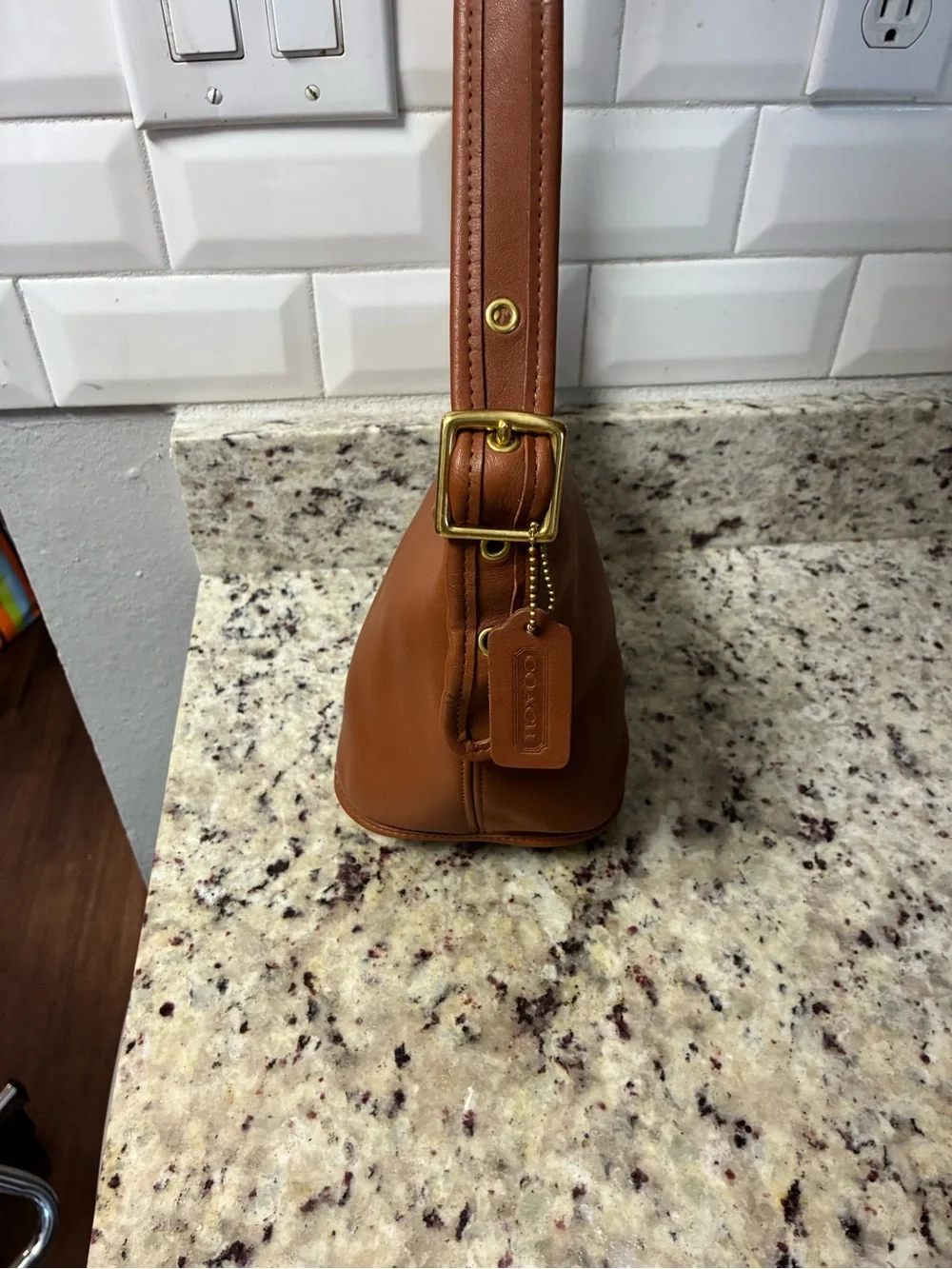 COACH Vtg Maggie Duffle Bucket Bag British Tan Leather Crossbody - Picture 2 of 9